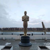 Photo taken at Статуя «Оскар» by Sasha P. on 11/26/2021