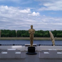 Photo taken at Статуя «Оскар» by Sasha P. on 5/20/2021