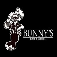 Foto scattata a Bunny&amp;#39;s Bar and Grill da Bunny&amp;#39;s Bar and Grill il 7/11/2013
