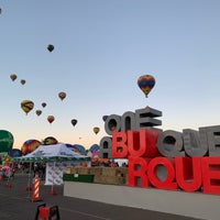 Foto scattata a International Balloon Fiesta da Shane S. il 10/13/2019