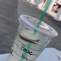 Photo prise au Starbucks par Pembe le7/16/2020