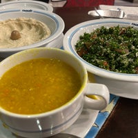 Das Foto wurde bei Naab Iranian Restaurant von Abdulaziz A. am 12/12/2022 aufgenommen