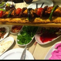 Das Foto wurde bei Adanalı Hasan Kolcuoğlu Restaurant von Deniz KT am 12/13/2014 aufgenommen