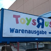 Photo taken at Toys&amp;quot;R&amp;quot;Us by T. H. on 9/8/2018