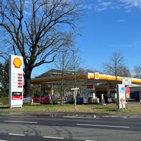 Photo taken at Shell by T. H. on 3/21/2024