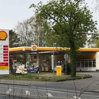 Photo taken at Shell by T. H. on 4/24/2020