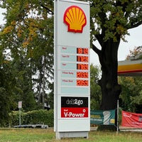 Photo taken at Shell by T. H. on 10/12/2023
