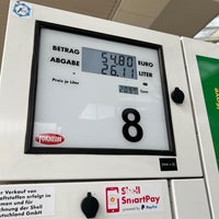 Photo taken at Shell by T. H. on 11/10/2022