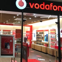 รูปภาพถ่ายที่ Vodafone Shop โดย T. H. เมื่อ 10/22/2020