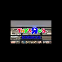 Photo taken at Toys&amp;quot;R&amp;quot;Us by T. H. on 3/31/2018