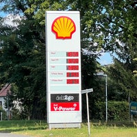 Photo taken at Shell by T. H. on 9/15/2023