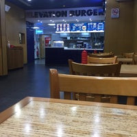 รูปภาพถ่ายที่ Burger Capital โดย Turki A. เมื่อ 2/26/2017