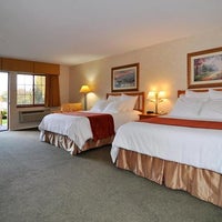 Foto diambil di Lakeside Lodge and Suites oleh Dan J. pada 7/14/2013
