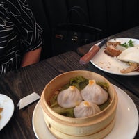รูปภาพถ่ายที่ Chao Restaurant &amp;amp; Wine Cafe โดย Richard เมื่อ 5/8/2015