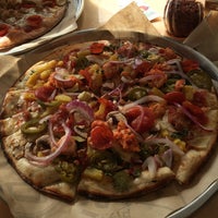 1/4/2015 tarihinde Mac R.ziyaretçi tarafından Pieology Pizzeria'de çekilen fotoğraf