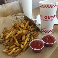 Photo taken at Five Guys by Ayşe B. on 1/5/2018