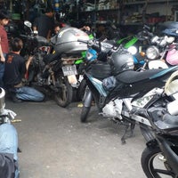Photo taken at Hua Chin (2000) Trading Motor Service Centre by Ina L. on 4/26/2014
