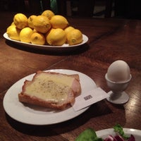 Photo taken at カフェ マメヒコ (CAFE MAME-HIKO) 渋谷店 by Toku on 4/30/2013