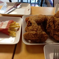 Photo taken at KFC by Kungvarn J. on 11/23/2012