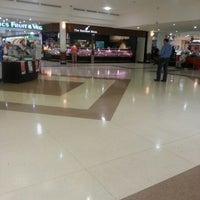 รูปภาพถ่ายที่ The Park Centre Shopping Centre โดย Lalaine L. เมื่อ 11/9/2012