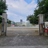 Photo taken at 町田第一小学校 by ぜろ on 8/16/2020