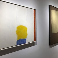 Das Foto wurde bei Hollis Taggart Galleries von Neha J. am 1/26/2017 aufgenommen