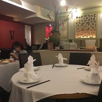 Foto tomada en Legend Bar &amp;amp; Restaurant 蜀留香  por Neha J. el 9/16/2017
