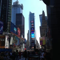 Foto tomada en Broadway @ Times Square Hotel  por Sharon W. el 5/4/2013