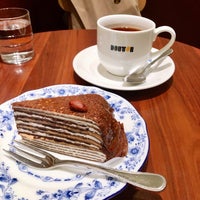 Photo taken at Doutor Coffee Shop by LEiCA on 11/5/2021