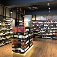 Photo prise au Bordo Şarap ve İçki Mağazası par Gokhan C. le7/7/2018