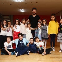Foto diambil di Odeon Sanat Akademisi oleh Yücel E. pada 5/4/2019
