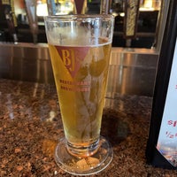 Photo taken at BJ&amp;#39;s Restaurant &amp;amp; Brewhouse by Rob M. on 9/14/2022