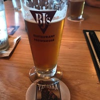 Photo taken at BJ&#39;s Restaurant &amp; Brewhouse by Rob M. on 9/21/2018