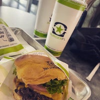 Photo taken at BurgerFi by Christian S. on 9/4/2022