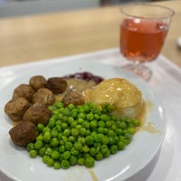 Снимок сделан в IKEA Etobicoke пользователем Rosanna Z. 12/4/2023