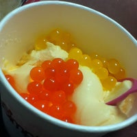 รูปภาพถ่ายที่ BerrySimple Yogurt โดย Elisabeth เมื่อ 9/8/2013