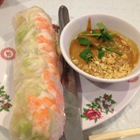 Photo taken at Minh Ahn Vietnamese Restaurant by Neal E. on 12/5/2012