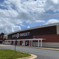 Super Target store / superstore / hypermarket in Virginia Gateway Shopping  Center, Gainesville, Virginia, USA Stock Photo - Alamy