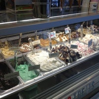 Снимок сделан в Paciugo Gelato &amp;amp; Caffè пользователем Neal E. 12/6/2012