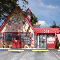 Das Foto wurde bei German Bread Haus von New Times Broward Palm Beach am 8/19/2014 aufgenommen