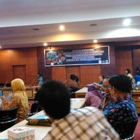 Foto scattata a Kantor Pusat UNSRAT da Bambang H. il 9/16/2013
