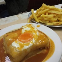 Foto tomada en Café Atenas  por Gustavo M. el 10/8/2014