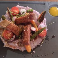 Foto tirada no(a) O Bairro por Rebeca L. em 9/24/2018