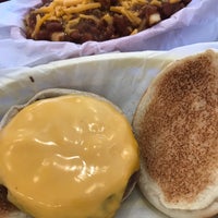 Photo taken at Jeffrey&amp;#39;s Hamburgers by Steven D. on 6/4/2017