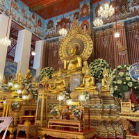 Photo taken at Somdet Phra Bawornrajchao Maha Sura Singhanat Monument by Ni-on B. on 11/14/2020
