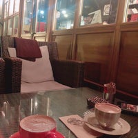 Foto tirada no(a) Café London por Bircan em 3/12/2019