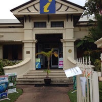 Foto diambil di Cairns &amp;amp; Tropical North Visitor Information Centre oleh Anita pada 9/5/2016