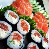 Снимок сделан в Japan&amp;#39;s Sushi пользователем Roberto S. 11/14/2013