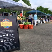 Photo taken at Four Mile Run Farmers and Artisans Market by Kevin B. on 9/2/2018