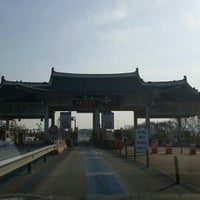 Photo taken at Jeonju Toll Gate by Fly_Kykim on 3/11/2017